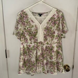 Torrid Size 1 white blouse with lavender and green floral print and lace trim